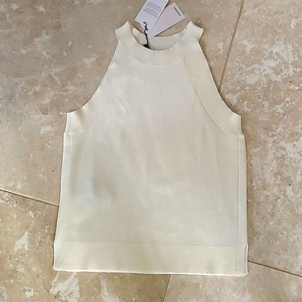 Women's Off White Sleeveless Knit top. High crew neck. XS